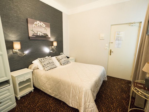 Imagen de la habitación del Hotel Restaurant Le Bellevue, Bormes-les-Mimosas. Foto 15