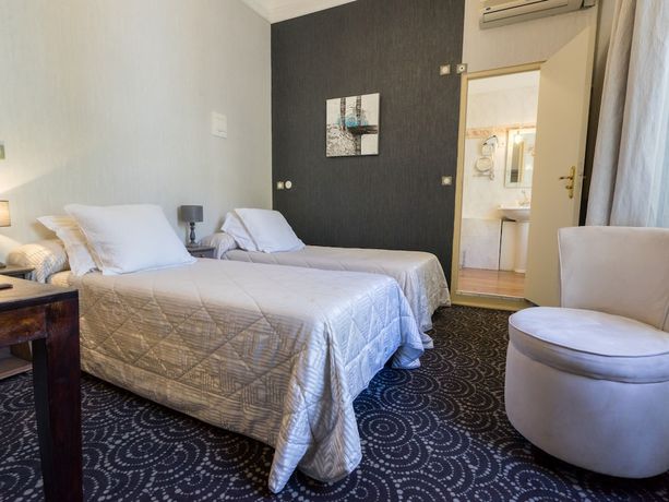 Imagen de la habitación del Hotel Restaurant Le Bellevue, Bormes-les-Mimosas. Foto 16