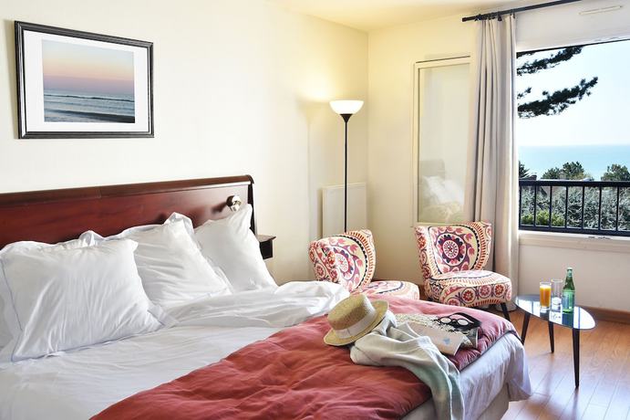 Imagen de la habitación del Hotel Restaurant Le Bellevue, Villerville. Foto 16