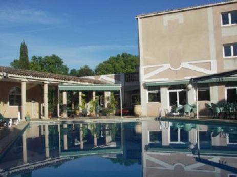 Imagen de la habitación del Hotel Restaurant Le C&eacute;sar, PLAN-DE-CUQUES. Foto 2