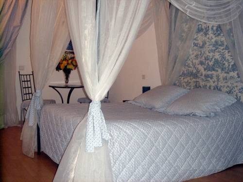 Imagen de la habitación del Hotel Restaurant Le C&eacute;sar, PLAN-DE-CUQUES. Foto 3