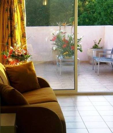 Imagen de la habitación del Hotel Restaurant Le C&eacute;sar, PLAN-DE-CUQUES. Foto 8