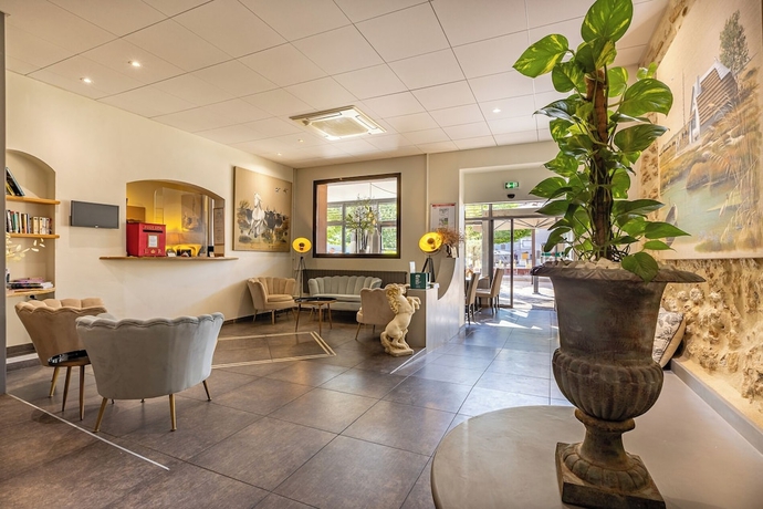 Imagen de los interiores del Hotel Restaurant Le Cours. Foto 16