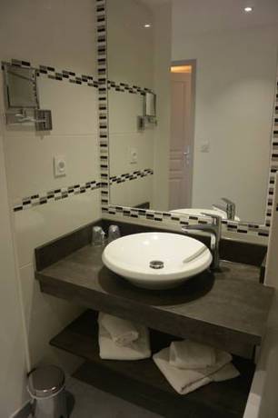 Imagen de la habitación del Hotel Restaurant Le Gardon - Pont Du Gard. Foto 3