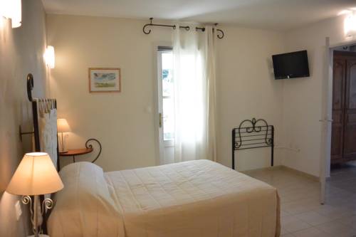 Imagen general del Hotel Restaurant Le Gardon - Pont Du Gard. Foto 2