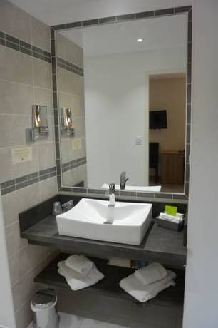 Imagen de la habitación del Hotel Restaurant Le Gardon - Pont Du Gard. Foto 13