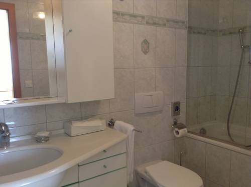 Imagen de la habitación del Hotel Restaurant Le Gruyerien. Foto 9
