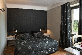 Imagen de la habitación del Hotel Restaurant Le Mas De Guilles. Foto 16