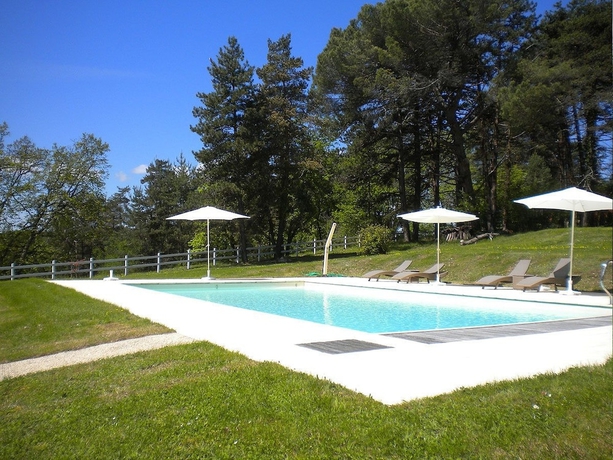 Imagen de la piscina del Hotel Restaurant Le Meysset. Foto 18