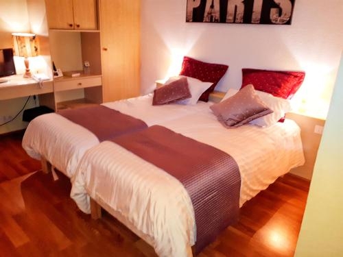 Imagen de la habitación del Hotel Restaurant Le Mont Brouilly. Foto 10