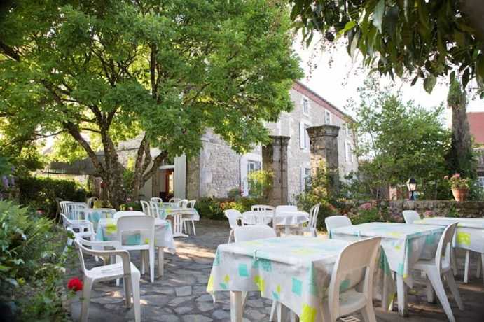 Imagen del bar/restaurante del Hotel Restaurant Le Sully. Foto 5