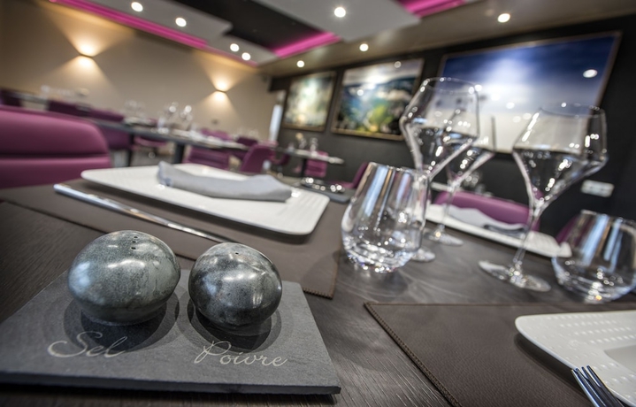 Imagen del bar/restaurante del Hotel Restaurant Les 2 Rives *** Logis. Foto 3