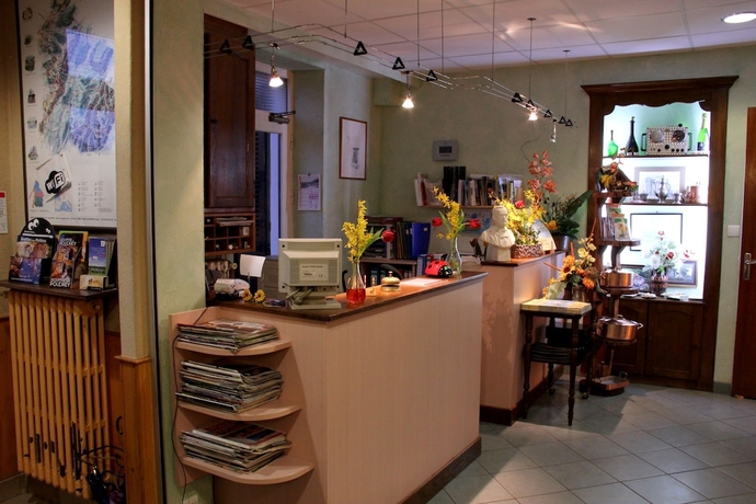 Imagen de los interiores del Hotel Restaurant Les Charmilles. Foto 16