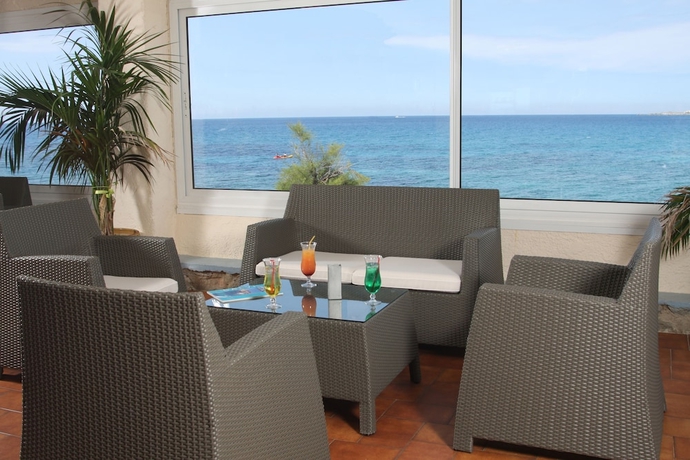 Imagen del bar/restaurante del Hotel Restaurant L'ondine. Foto 6