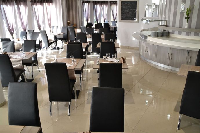 Imagen de los interiores del Hotel Restaurant Lunotel. Foto 15