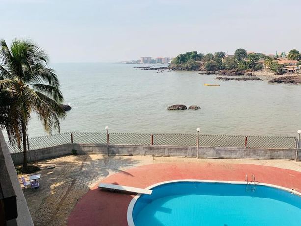 Imagen de la piscina del Hotel Restaurant Oc&eacute;ano. Foto 20