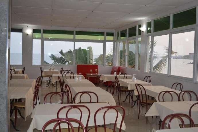 Imagen del bar/restaurante del Hotel Restaurant Oc&eacute;ano. Foto 6