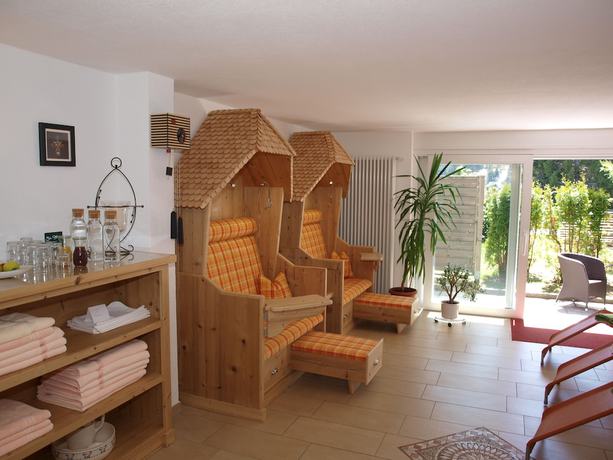 Imagen de la piscina del Hotel Restaurant Peterle. Foto 19