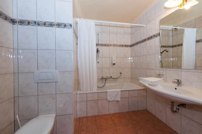 Imagen de la habitación del Hotel - Restaurant Petry. Foto 3
