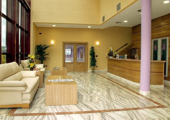 Imagen de los interiores del Hotel Restaurant Royal. Foto 6