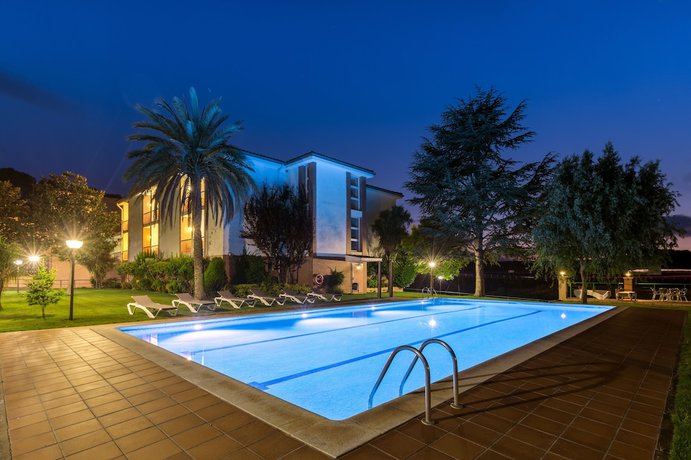 Imagen de la piscina del Hotel Restaurant Sausa. Foto 18