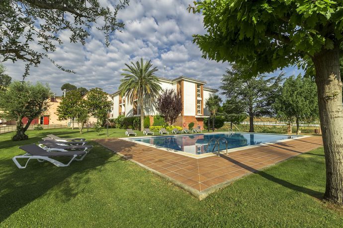 Imagen de la piscina del Hotel Restaurant Sausa. Foto 20