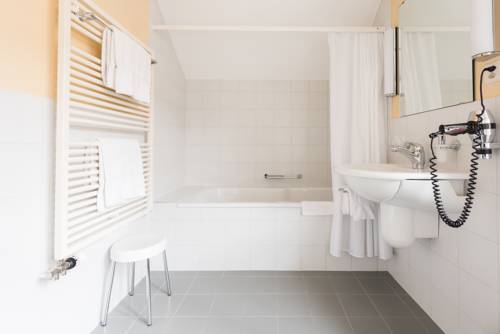 Imagen de la habitación del Hotel Restaurant Sch&ouml;nb&uuml;hl. Foto 8
