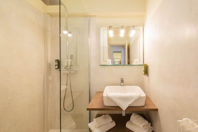 Imagen de la habitación del Hotel Restaurant Spa La Madrague. Foto 2