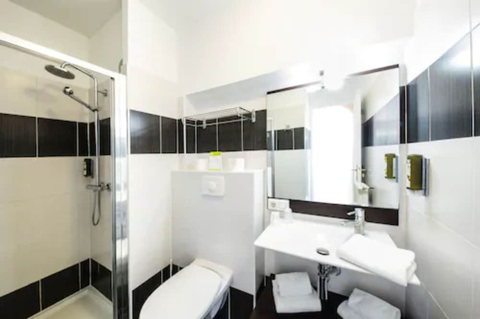 Imagen de la habitación del Hotel Restaurant Spa La Madrague. Foto 17