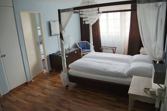 Imagen de la habitación del Hotel Restaurant Surselva. Foto 5