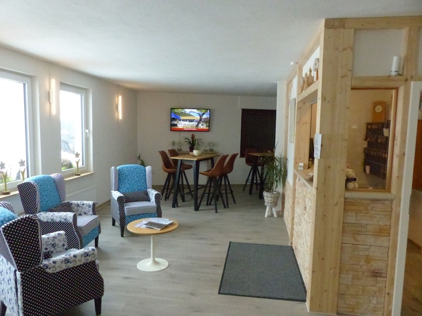 Imagen de los interiores del Hotel Restaurant S&uuml;dpfalz-terrassen. Foto 14