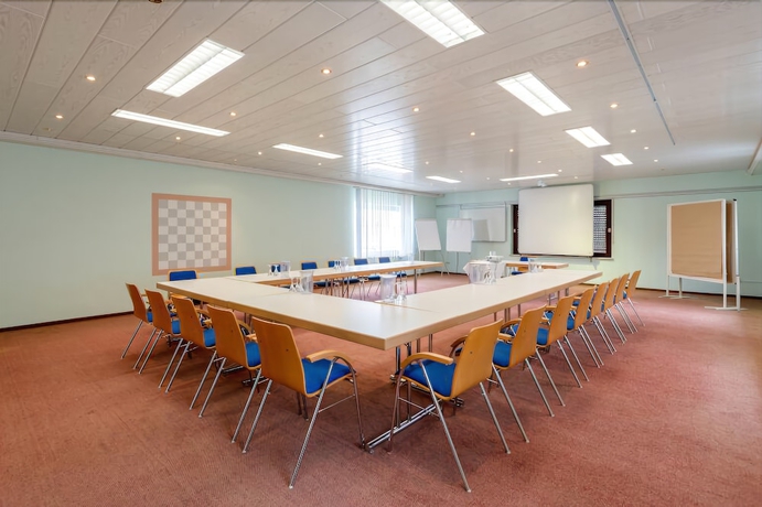 Imagen de los interiores del Hotel Restaurant S&uuml;dpfalz-terrassen. Foto 16