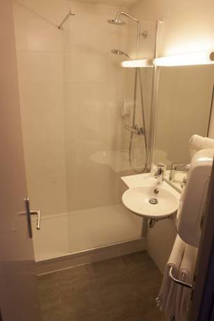 Imagen de la habitación del Hotel Restaurant Vesontio. Foto 15