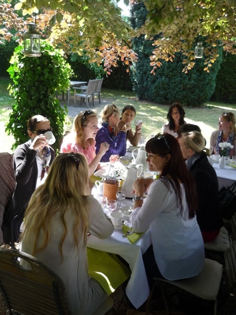 Imagen de los exteriores del Hotel Restaurant Weinlaube. Foto 16