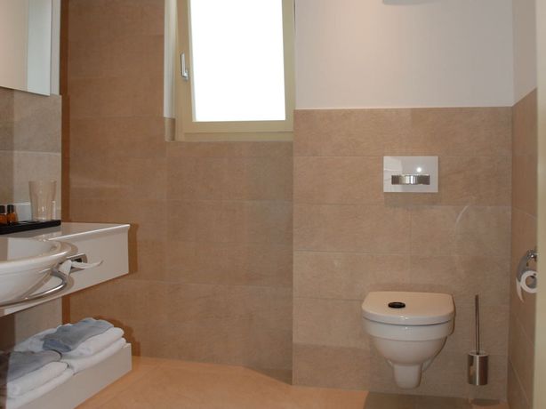 Imagen de los interiores del Hotel Restaurant Weinstube. Foto 16