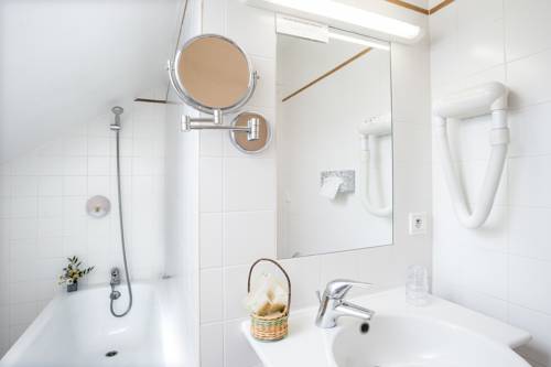 Imagen de la habitación del Hotel Restaurant de la Poste et La Grange D&eacute;tente, espace bien-&ecirc;tre. Foto 5