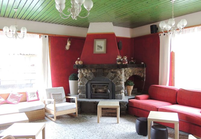 Imagen de los interiores del Hotel Restaurant de la Telecabine. Foto 14