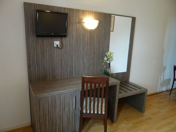 Imagen general del Hotel Restaurant des Thermes, Castera-Verduzan. Foto 5