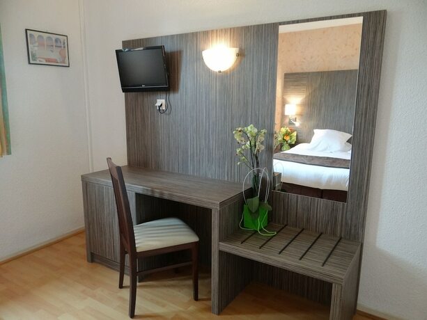Imagen general del Hotel Restaurant des Thermes, Castera-Verduzan. Foto 15
