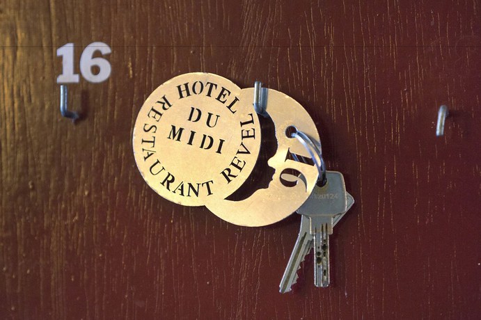 Imagen de los interiores del Hotel Restaurant du Midi. Foto 19