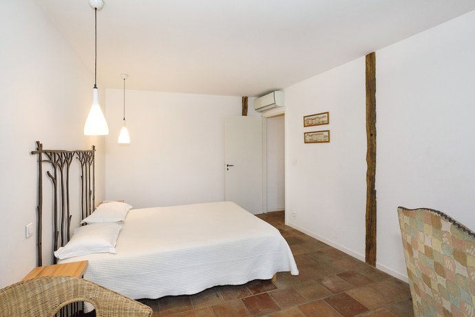 Imagen de la habitación del Hotel Restaurant du Midi. Foto 10