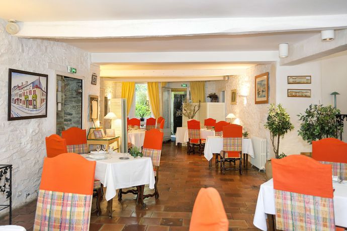 Imagen del bar/restaurante del Hotel Restaurant du Midi. Foto 6