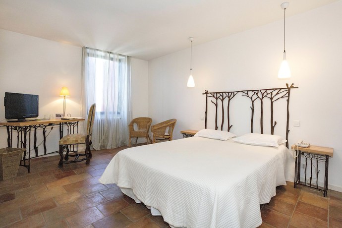 Imagen de la habitación del Hotel Restaurant du Midi. Foto 12