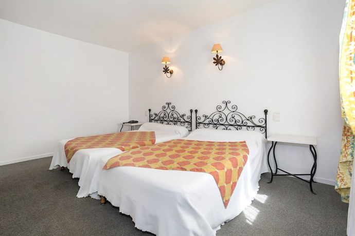 Imagen de la habitación del Hotel Restaurant du Midi. Foto 13