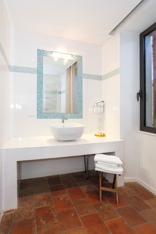 Imagen de la habitación del Hotel Restaurant du Midi. Foto 15