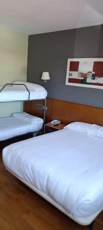 Imagen de la habitación del Hotel Restaurante Abadesa. Foto 7