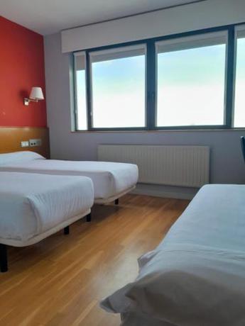 Imagen de la habitación del Hotel Restaurante Abadesa. Foto 10