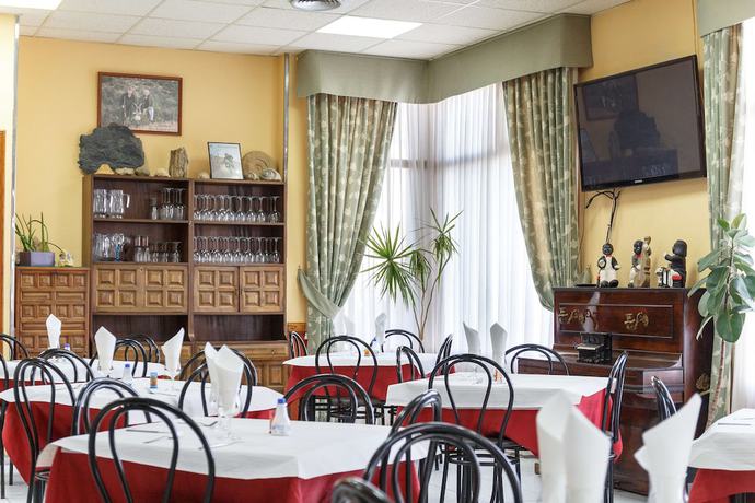 Imagen del bar/restaurante del Hotel Restaurante Altabella. Foto 4