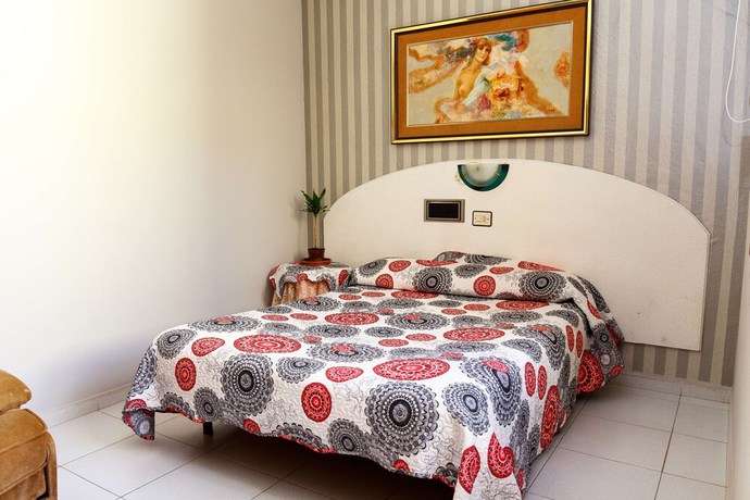 Imagen de la habitación del Hotel Restaurante Altabella. Foto 13