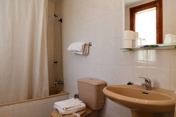 Imagen de la habitación del Hotel Restaurante Altabella. Foto 14